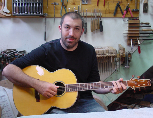 Alain Qu&eacute;guiner - Luthier